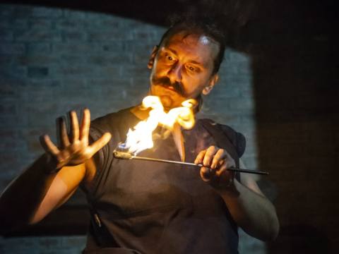 Athanor, alchimista con la fiamma