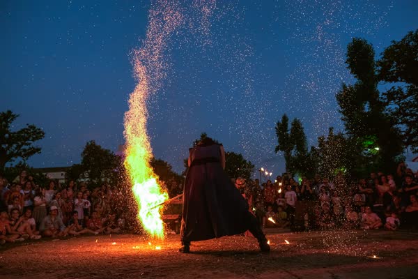 Colonna di scintille della Sparkle Club all'ora blu, Atella Sound Circus 2023