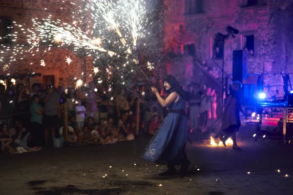 Pirotecnica scenica nella piazza del borgo, Filetto Rinascimentale 2022