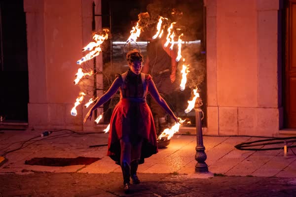 Ali di fuoco, corona di fuoco e palm torches insieme in scena, Campobasso 2026